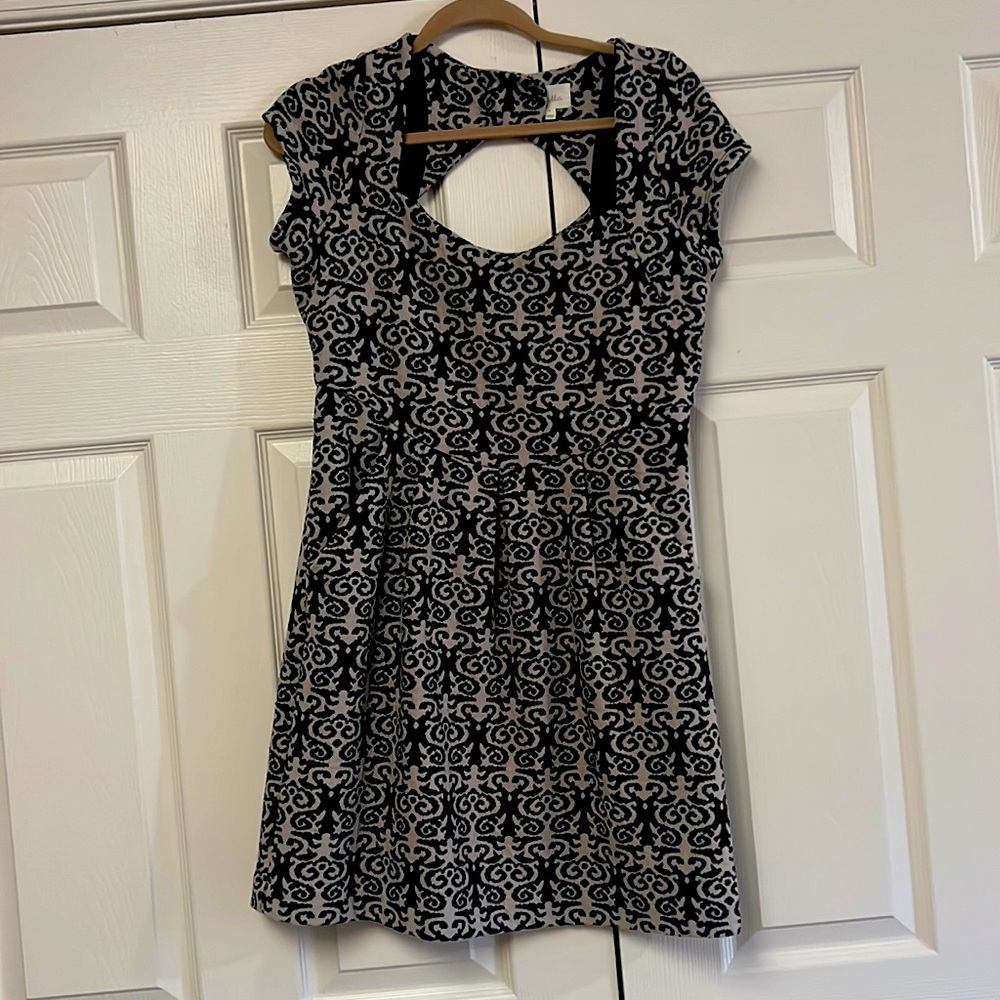 Anthropologie Deletta black grey swirl print mini dress stretchy cap sleeves M - Picture 2 of 12